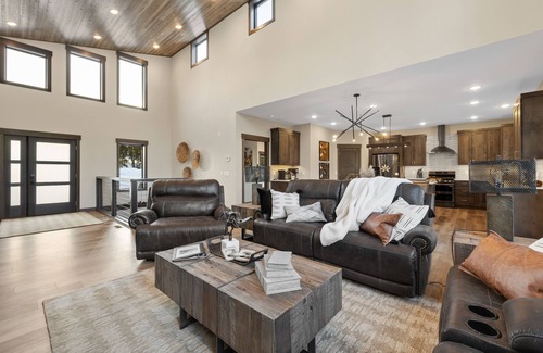 Lead Cabin | Luxurious cabin with outdoor pool access, paved roads, oversized garage