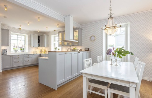 Vallentuna House | Luxurious, comfortable and fully equipped villa with heated pool