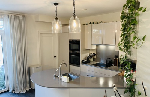 Blackrock House | Luxurious Cosy Home for Weekly or Monthly Rent