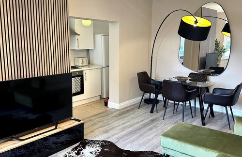 Leyton Apartment | Luxurious flat in London