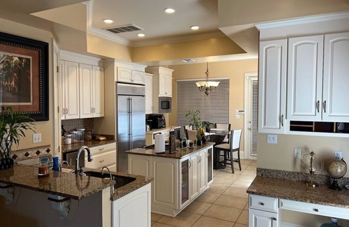 Harvey House | Luxurious Gated Retreat Minutes from Downtown