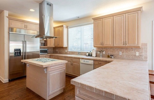 Arapahoe Ridge House | Luxurious High End 4BR Boulder Retreat