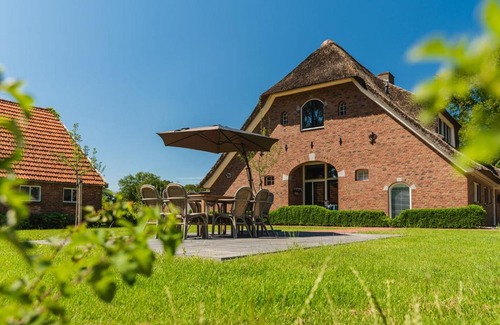Zuna Resort | Luxurious Holiday Farm 8 People