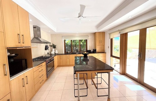 Tanunda House | Luxurious home, prestigious quiet street close to all Barossa’s attractions