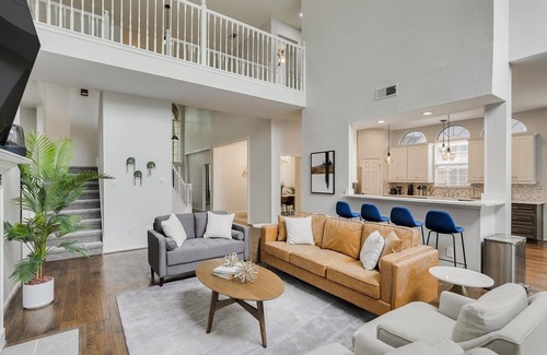 Mesquite House | Luxurious Home w Cinema Room & Private Pool