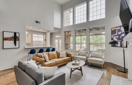 Mesquite House | Luxurious Home w Cinema Room & Private Pool