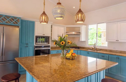 Pan de Azucar House | Luxurious home with stunning mountain views in Costa Rica's Central Valley!