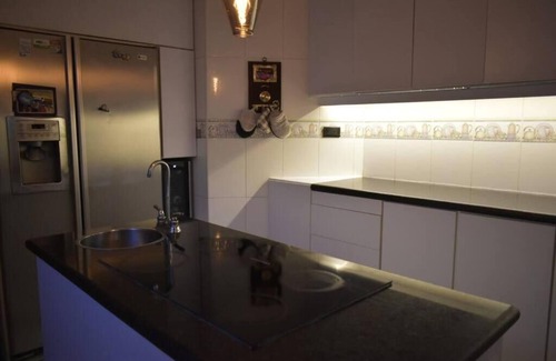 Guayaquil House | Luxurious house with jacuzzi & BBQ, close to everything!