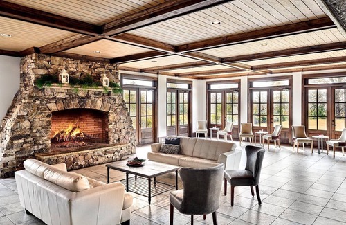 Douglasville Resort | Luxurious Lakefront Suite w/Screened Porch & Complimentary WiFi