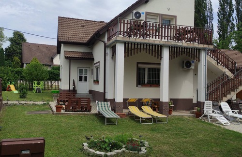 Vonyarcvashegy House | Luxurious Lakeview Retreat in Vonyarcvashegy