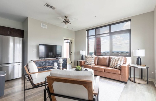 Rolling Mill Hill Condo | Luxurious large Downtown Top Floor Corner 2 Bed 2 bath - #621