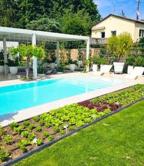 Obersendling Apartment | Luxurious large home with Pool, Garden, Koi Pond