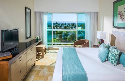 Isla Iguana Resort | Luxurious Master Bedroom @Vidanta Mayan Palace, Puerto Vallarta
