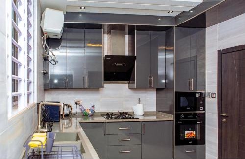 Madina House | Luxurious Modern 2 bedroom house at Lakeside