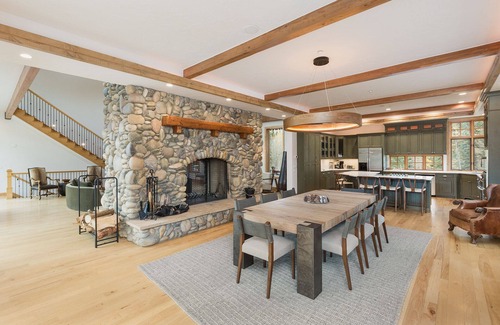 Purgatory House | Luxurious Mountain Lodge – Views, Hot Tub/Ping Pong – 5 Min from Purg