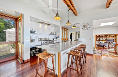 Booroobin House | Luxurious Mountain Retreat near Maleny