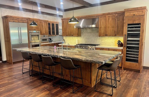 Ponderosa Palisades House | Luxurious Mountain Retreat in Schaffer’s Mill, Truckee