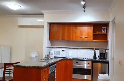 West Perth Apartment | Luxurious oasis 10mins to Perth DT, Elizabeth Quay & PCEC