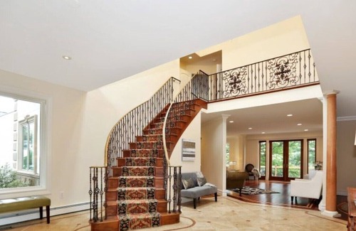 Teaneck House | Luxurious Private 6 bed Home 15 minutes from NYC