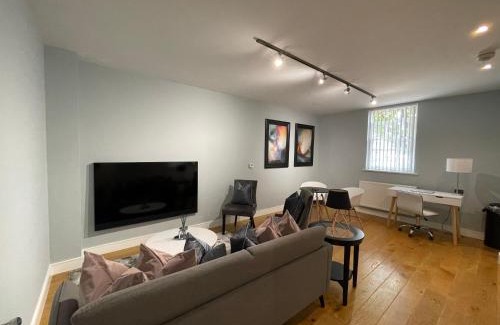 Braintree Apartment | Luxurious Private One Bedroom Apartment in Braintree with Free Parking Near City Centre