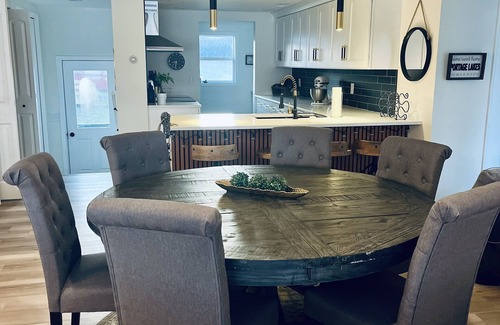 Akron Cottage | Luxurious private Portage Lakes home lake access 3 bd Oasis Hottub pet friendly!
