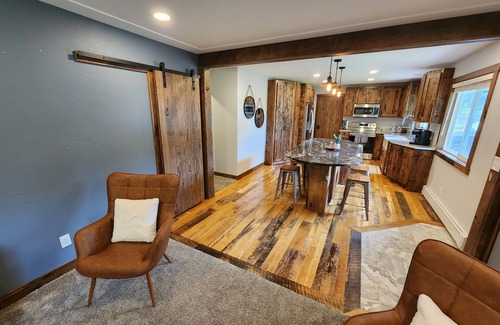 Hudson House | Luxurious remodel near historic downtown Hudson!