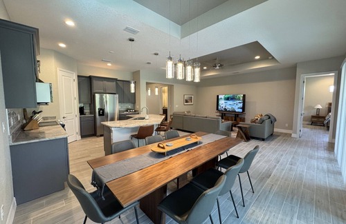Long Meadow House | Luxurious Retreat 4BR/3.5 BA Heated pool/spa