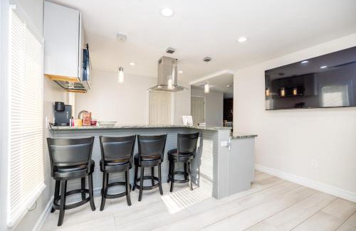 Fall River Apartment | Luxurious room in Fall River Stay