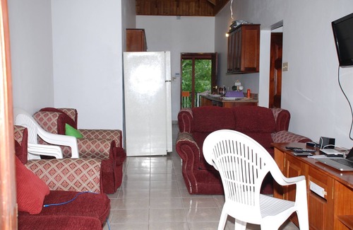 Santoy Hanover House | Luxurious Rooms And Crisp, Virgin Mountain Air Awaits.Chef on Call