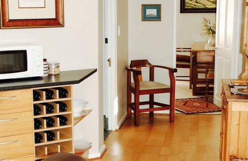 Tokai Cottage | Luxurious self-catering cottage sleeping up to 4 adults