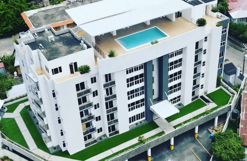 Eastwood Park Apartment | Luxurious, Smart 2-bedroom apartment with AC, WiFi, Laundry in Heart of Kingston