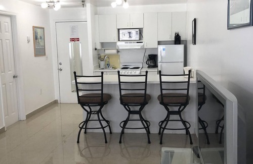 Flamingo/Lummus Condo | Luxurious South Beach Rental on Ocean Drive