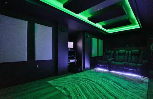 North York Apartment | Luxurious Spa Retreat - Toronto Escape