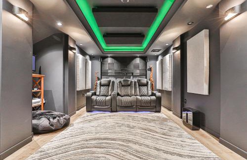 North York Apartment | Luxurious Spa Retreat - Toronto Escape