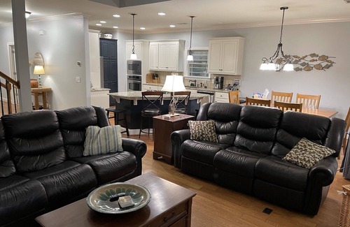 Lavonia House | Luxurious & Spacious Lake Hartwell Home