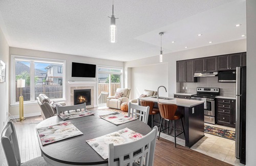 Ottawa Division House | Luxurious Tastefully Furnished 3 Bedroom Home in Ottawa