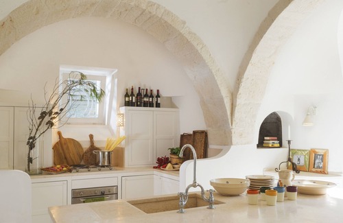 Martina Franca House | Luxurious Trullo and Villa. Ideal for Families - Fenced Pool. Great Location.