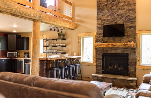 Wisconsin Dells House | *Luxurious Turkey Run*