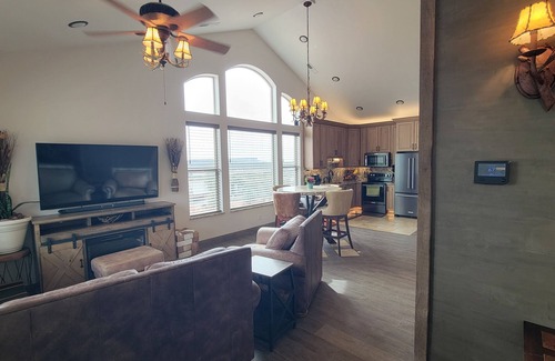 Apple Valley House | Luxurious-unique-tranquil Retreat. By Zion'sPark-GrandCanyon-Hike/Bike/Relax