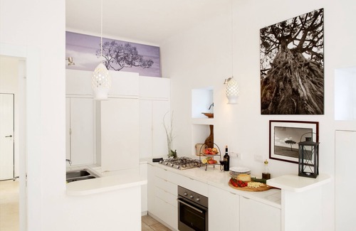 Martina Franca House | Luxurious Villa, Large Pool + Garden. Great Location.