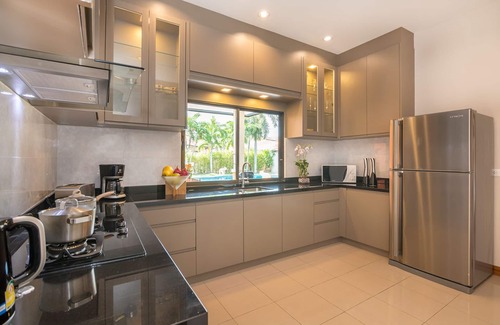 Nong Prue Villa | Luxurious Villa Pattaya Hill, minutes from town
