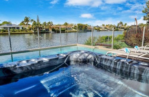 Birtinya House | Luxurious Waterfront Paradise Stunning Views