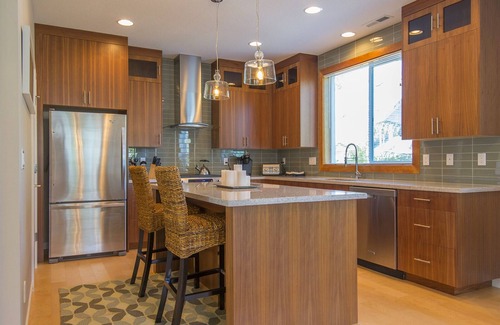Mississippi District House | Luxurious Zen Modern in the Historic N. Mississippi District. Sanitized , clean!