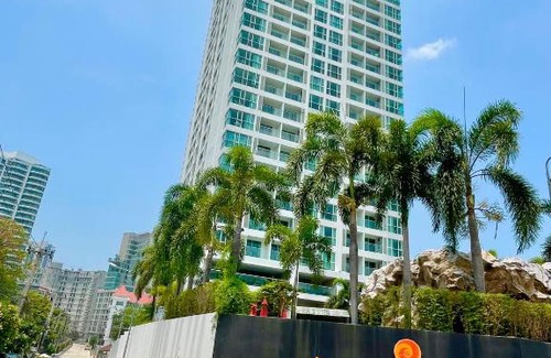 Pratumnak Hill Apartment | LUXURY 1 Bedroom in Amari Residences