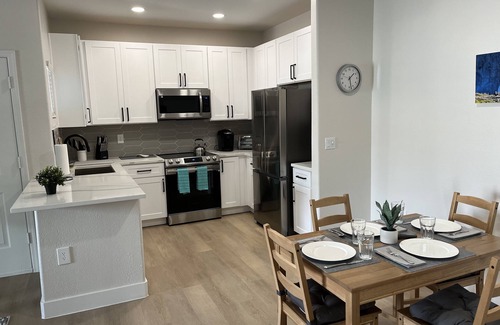 Arrowhead Ranch Apartment | Luxury 1-Bedroom Retreat Near Sports Arenas for 4 people