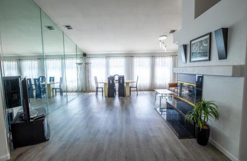 North Las Vegas House | Luxury 1900 SQ FT House Huge 46 FT Pool & Hot SPA