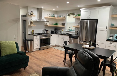 Pelham Bay Apartment | Luxury 2 Bed 2 Bath Washer Dryer 1 King 1 Queen Bed 30 Night Minimum