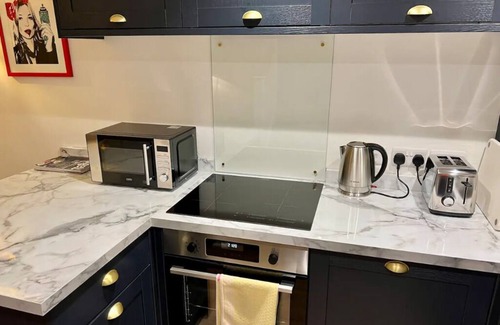 Melbourne House | Luxury 2 bed cottage in the centre of Melbourne