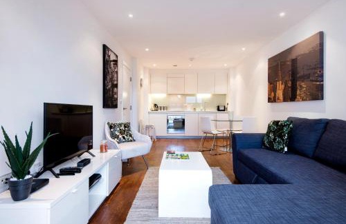 Finsbury Park Apartment | Luxury 2-Bed Flat parking and close to the tube