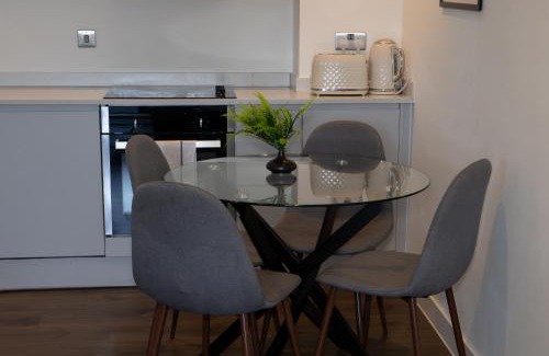 Salford Apartment | Luxury 2 Bed Penthouse Manchester Large Balcony